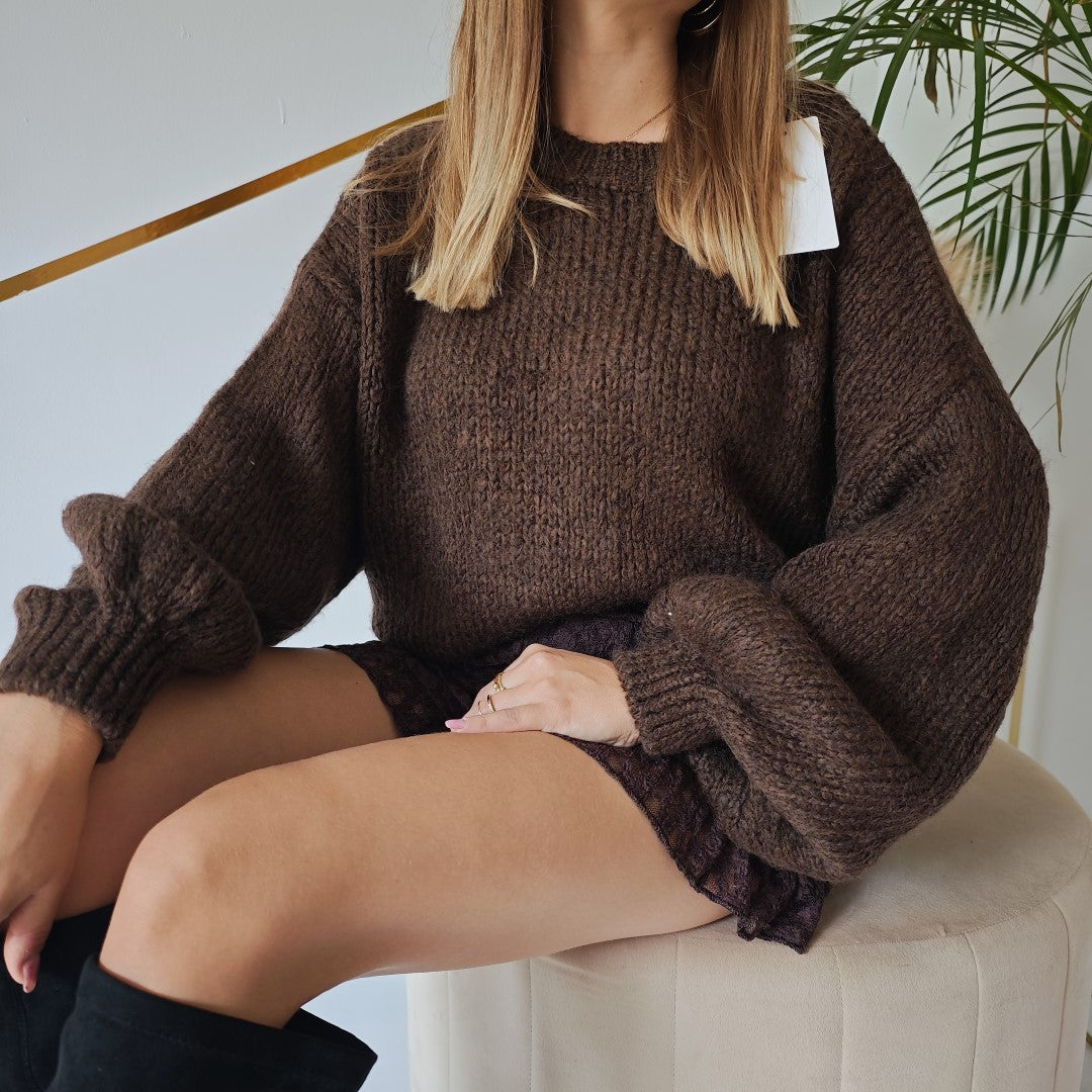 Sweter czekoladowy gruby splot szerokie rękawy UNI