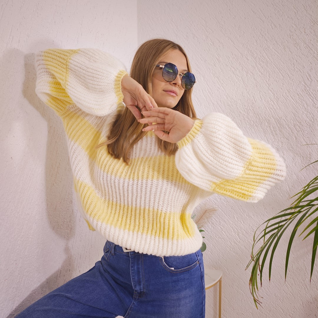 Sweter w pastelowe pasy masełkowy z moherem i wełną