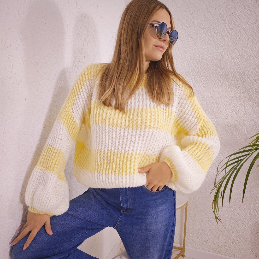 Sweter w pastelowe pasy masełkowy z moherem i wełną
