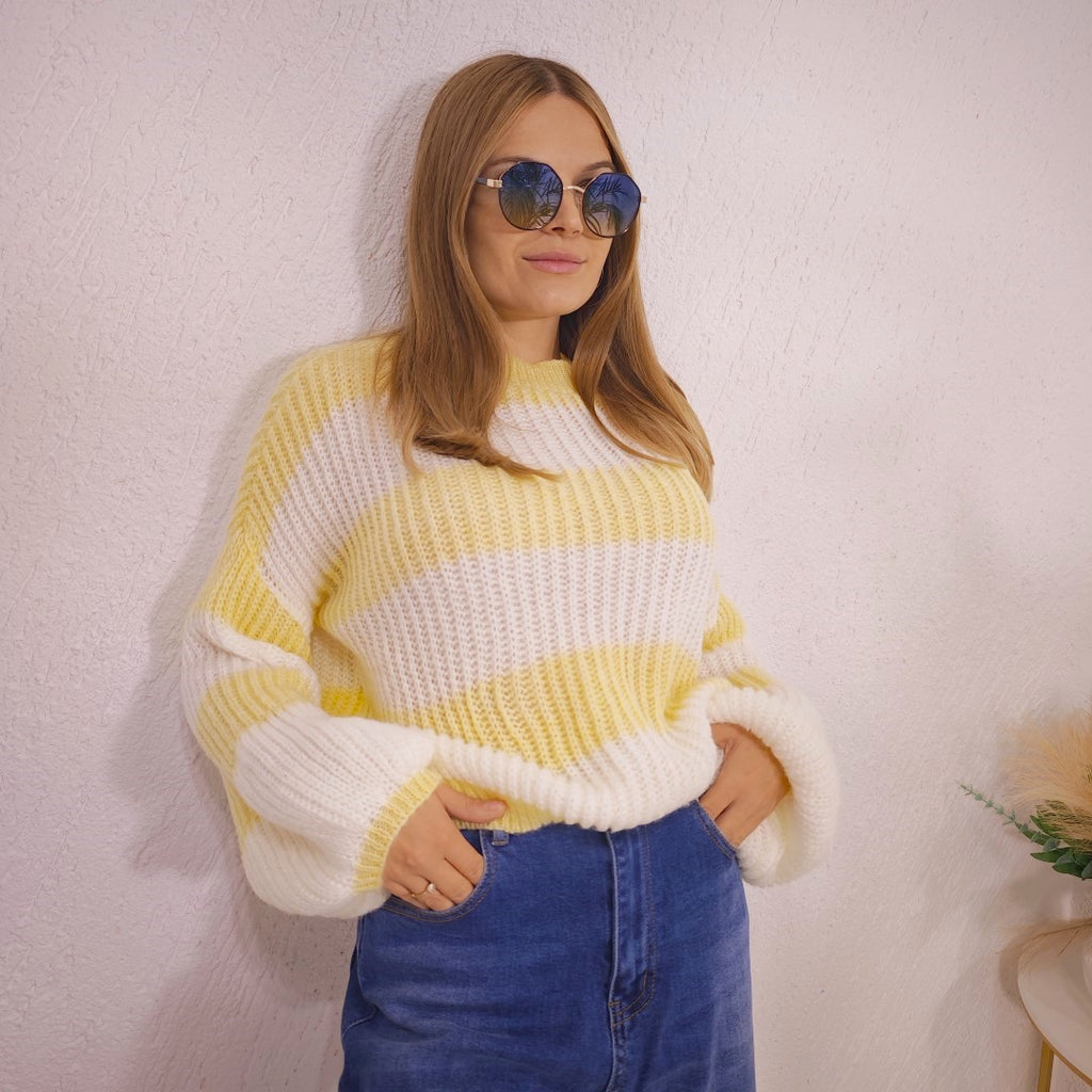 Sweter w pastelowe pasy masełkowy z moherem i wełną