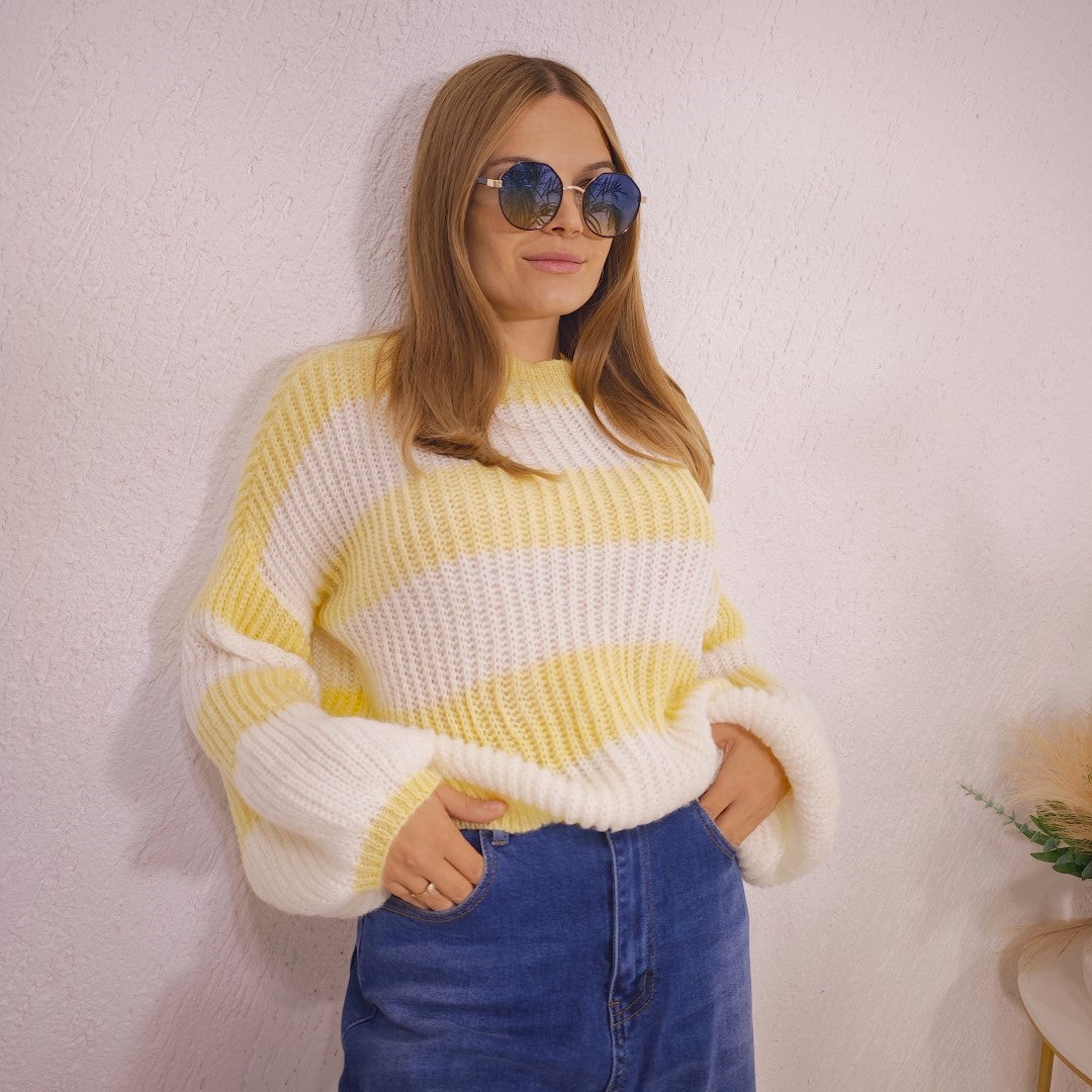 Sweter w pastelowe pasy masełkowy z moherem i wełną