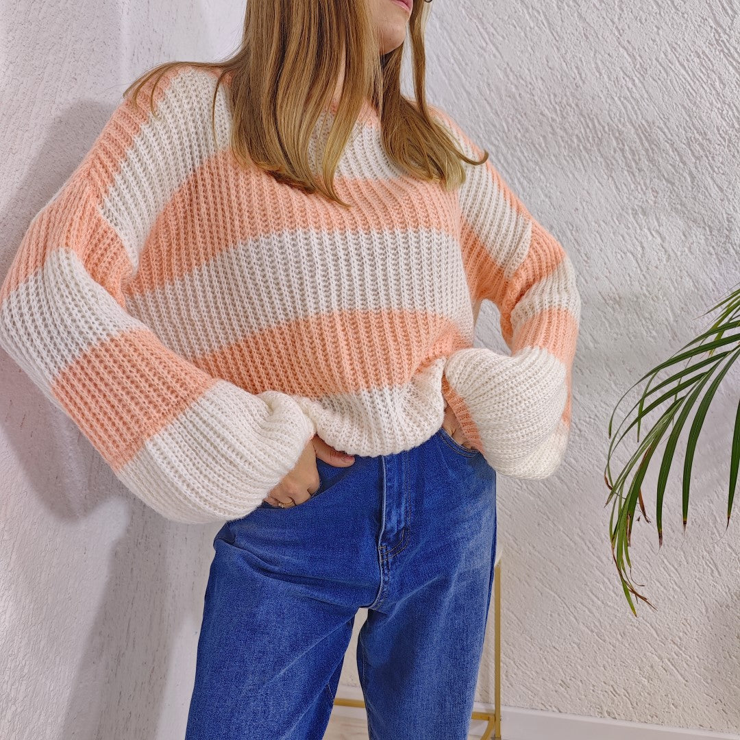 Sweter w pastelowe pasy brzoskwiniowy z moherem i wełną