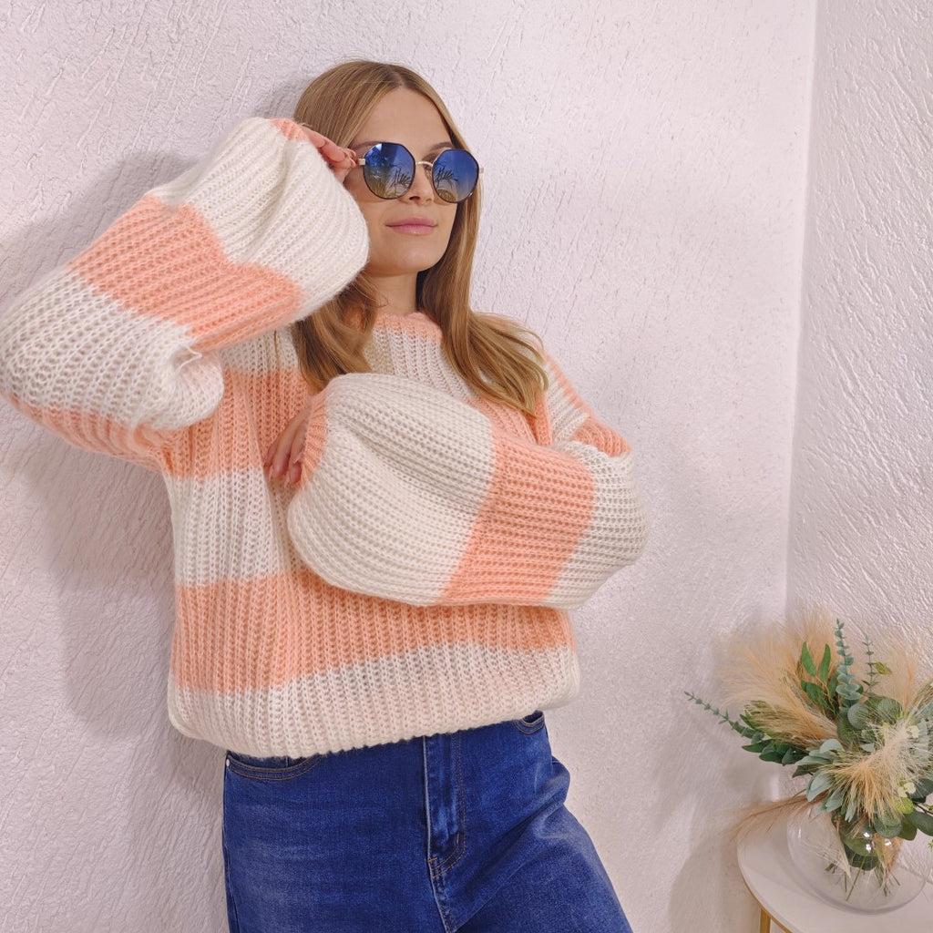 Sweter w pastelowe pasy brzoskwiniowy z moherem i wełną