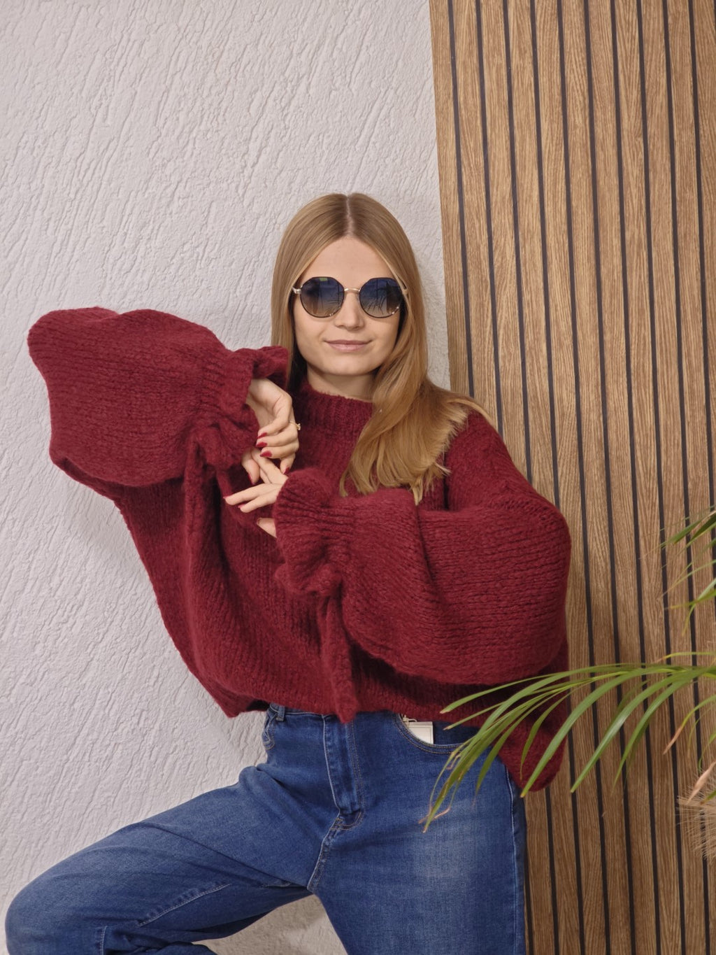 Burgundowy sweter damski oversize z wełną i moherem gruby splot, bufiaste rękawy