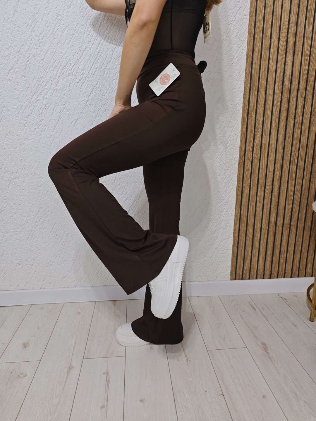 Legginsy damskie czekoladowe modelujące pośladki PUSH UP z marszczeniem, wysoki stan, dzwony