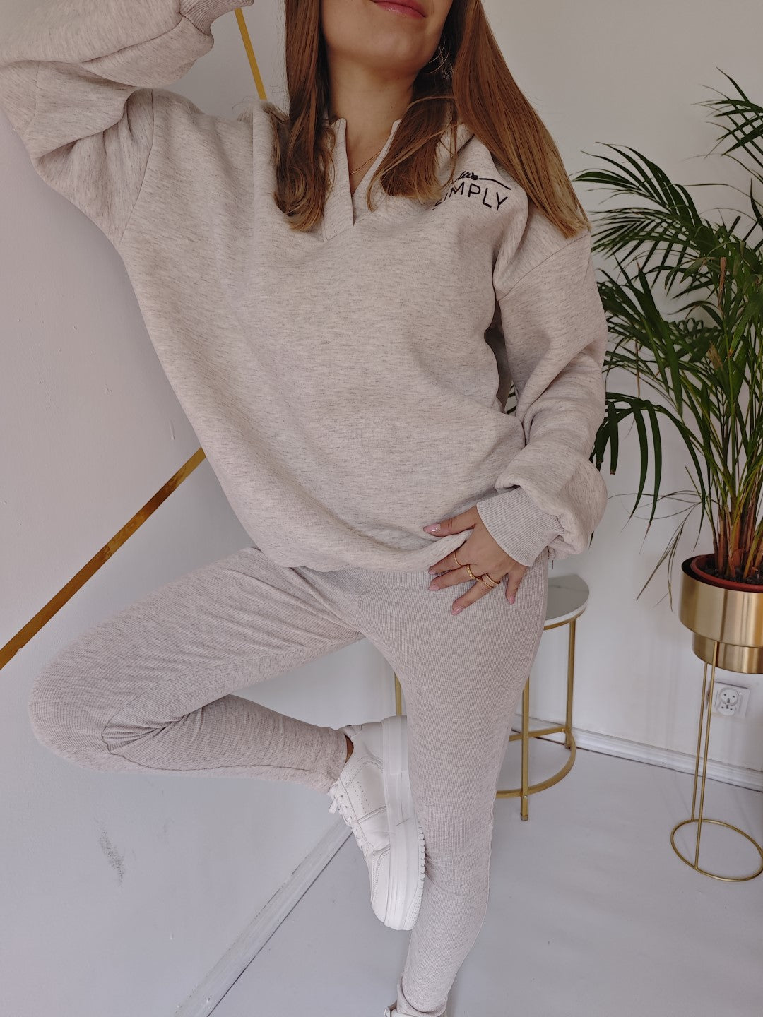 Komplet dresowy kremowy bluza oversize + prążkowane legginsy UNI